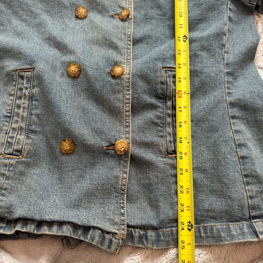 Villager Women’s Double Breasted Stretch Denim Jacket Size 14 Light Wash Blue‎